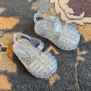 Old Navy baby jelly sandals sz 2 (3-6 months)